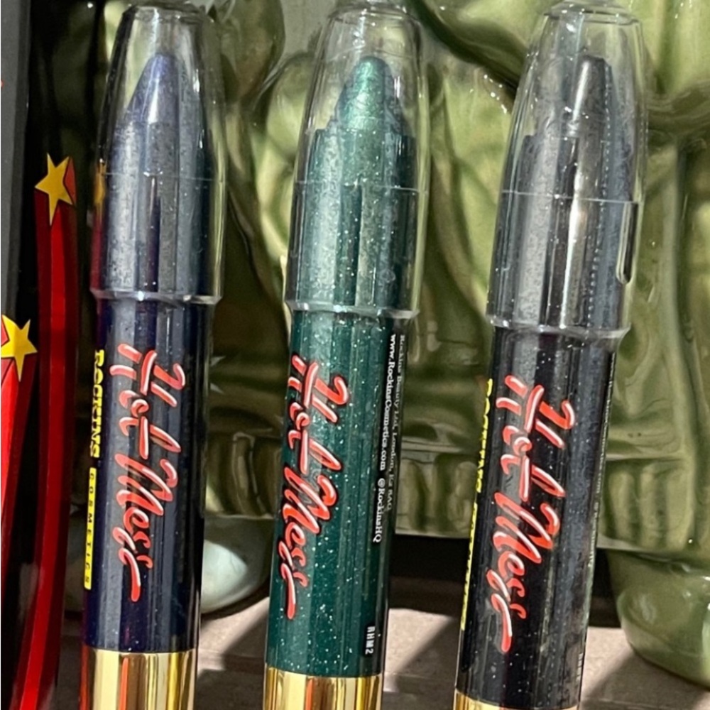 Fenty Killawatt Highlighter in Mo’ Hunny
& Rockins Cosmetics Eyeliners trio NIB - Picture 7 of 16